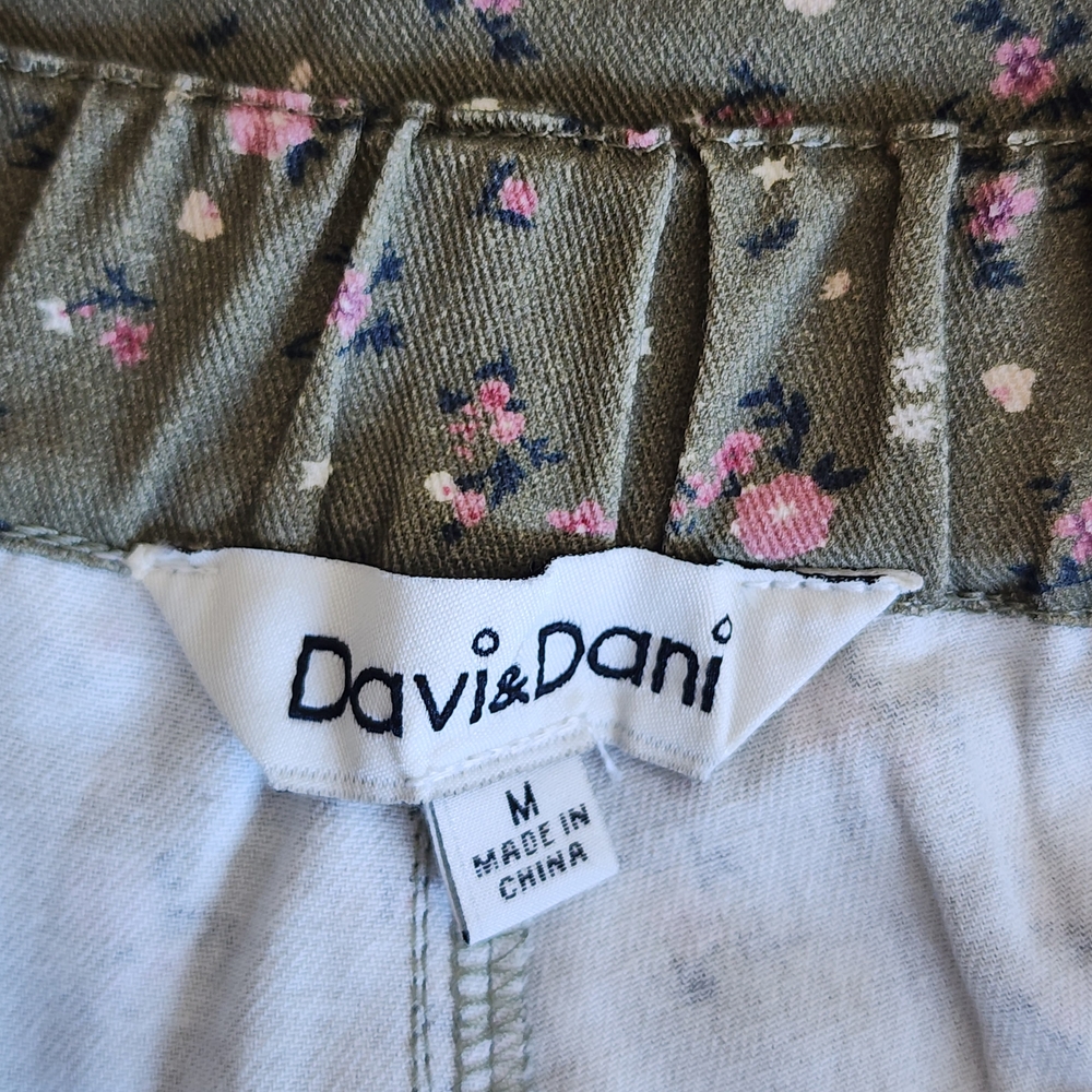DAVI & DANI Olive Floral Wide Leg Pants - Picture 8 of 13